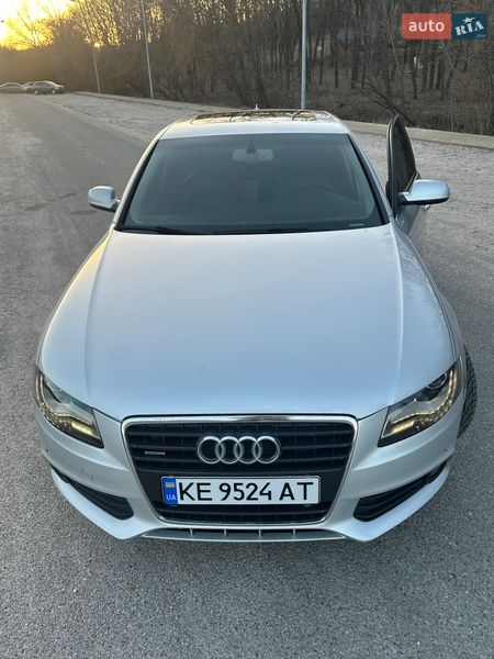 Седан Audi A4 2011 в Днепре