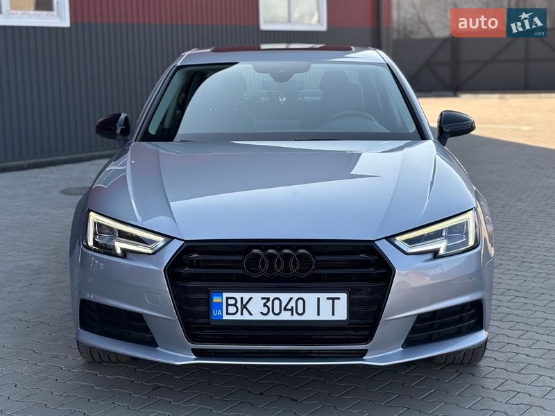Седан Audi A4 2015 в Дубні