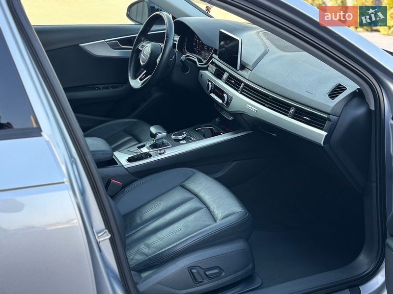 Седан Audi A4 2015 в Дубні