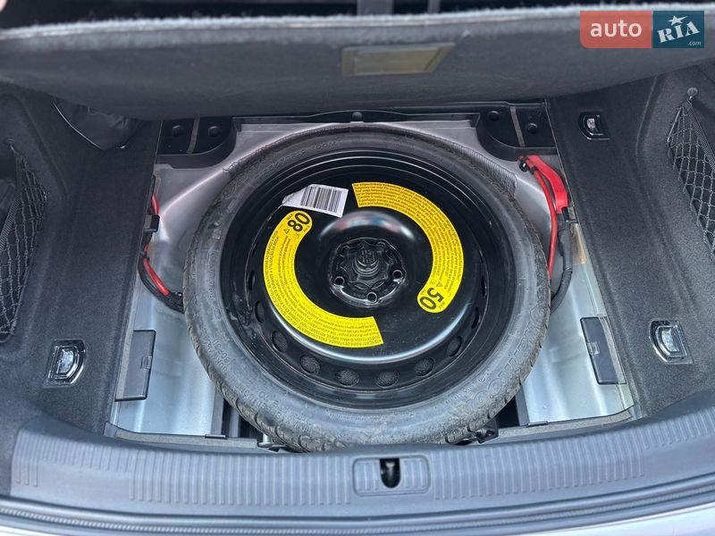 Седан Audi A4 2015 в Дубні