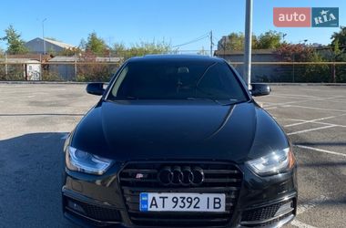 Седан Audi A4 2015 в Ивано-Франковске