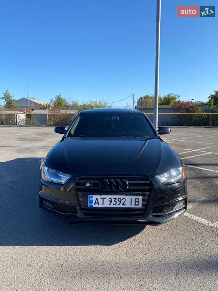 Седан Audi A4 2015 в Ивано-Франковске