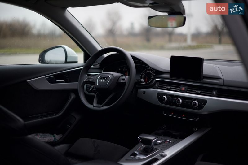 Универсал Audi A4 2017 в Черновцах