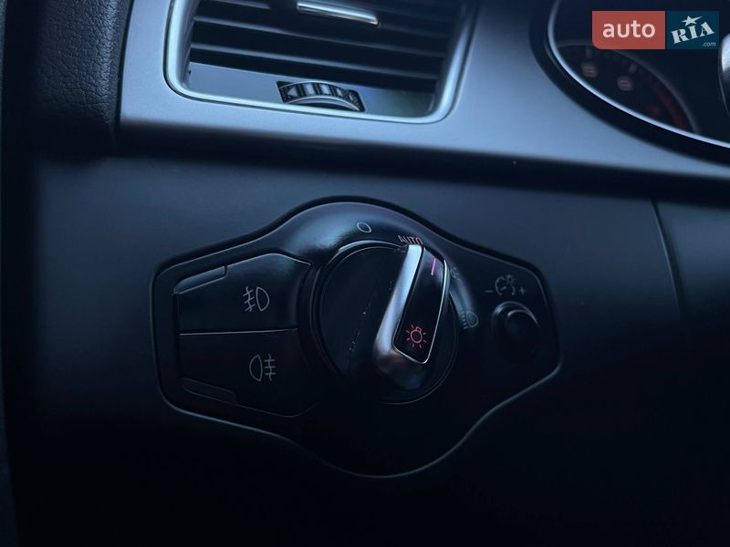 Седан Audi A4 2013 в Києві