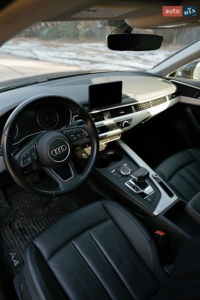 Седан Audi A4 2019 в Кременчуге
