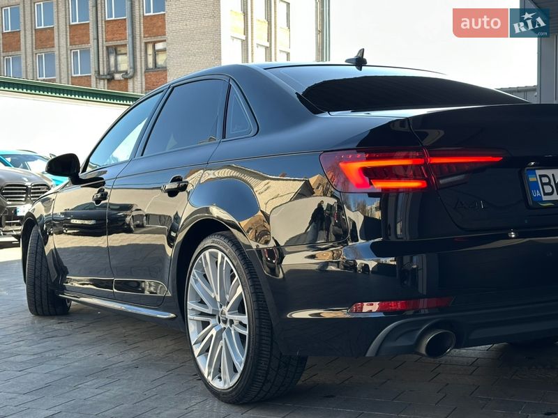 Седан Audi A4 2017 в Рівному