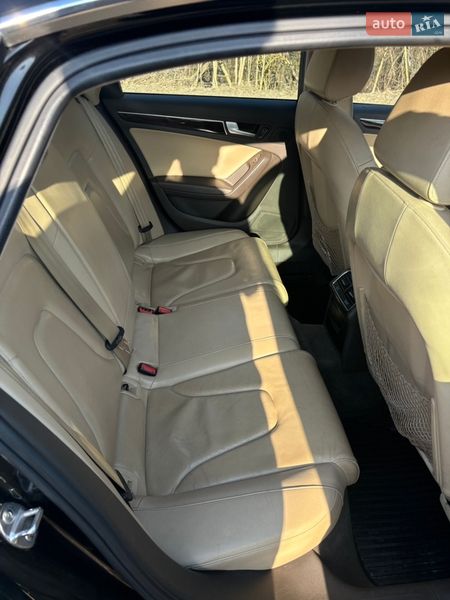 Седан Audi A4 2013 в Бобрке