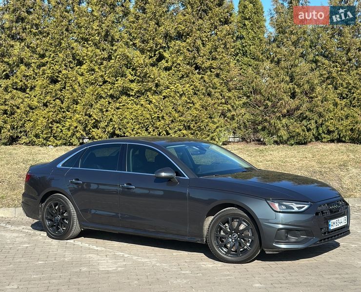 Седан Audi A4 2021 в Киеве