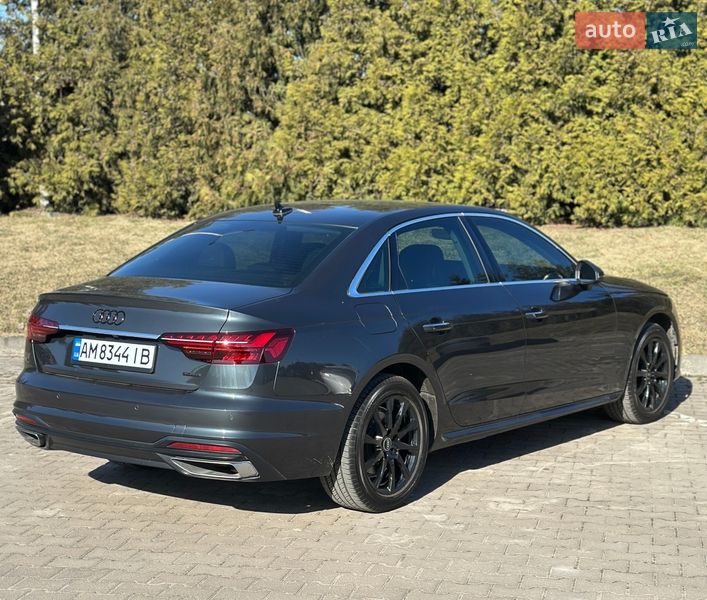 Седан Audi A4 2021 в Киеве