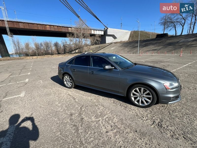 Седан Audi A4 2014 в Киеве