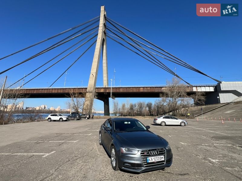 Седан Audi A4 2014 в Киеве