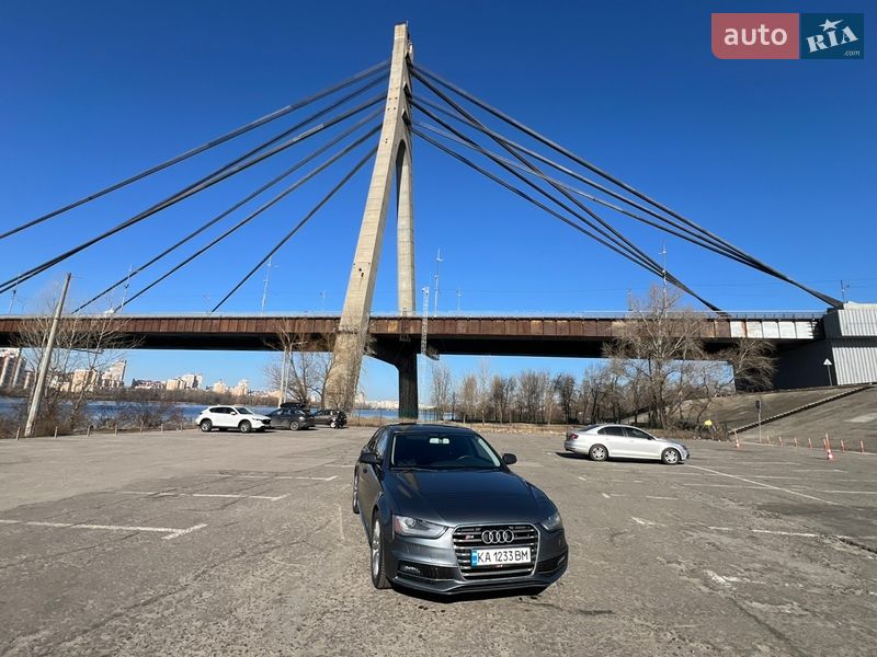 Седан Audi A4 2014 в Киеве