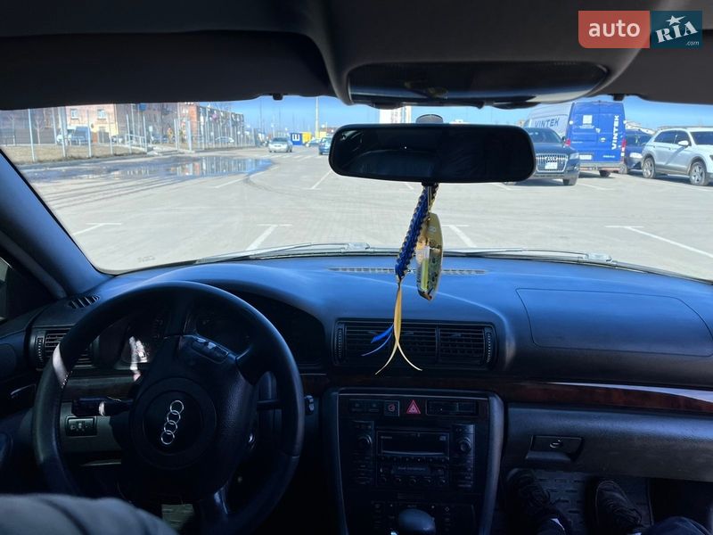 Седан Audi A4 2000 в Виннице