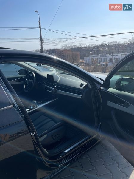 Седан Audi A4 2016 в Чернівцях