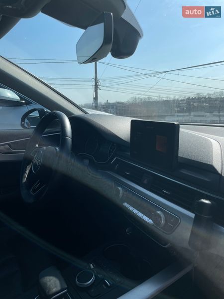 Седан Audi A4 2016 в Чернівцях