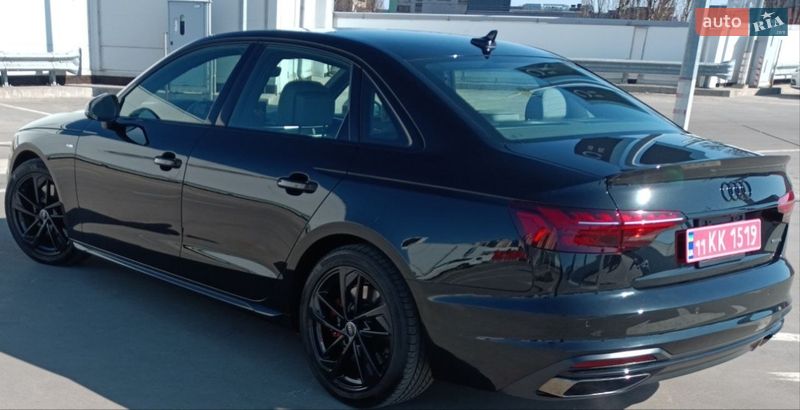 Седан Audi A4 2023 в Киеве