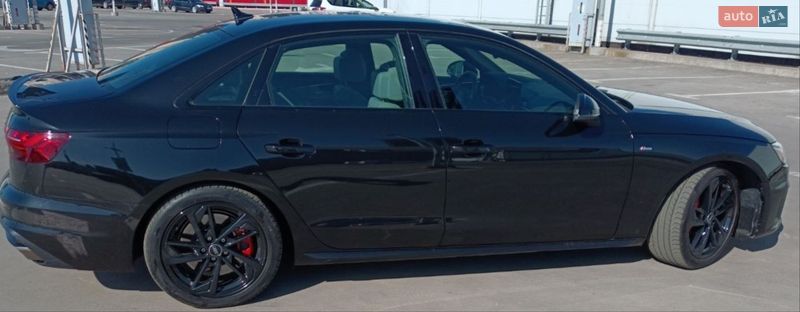 Седан Audi A4 2023 в Киеве