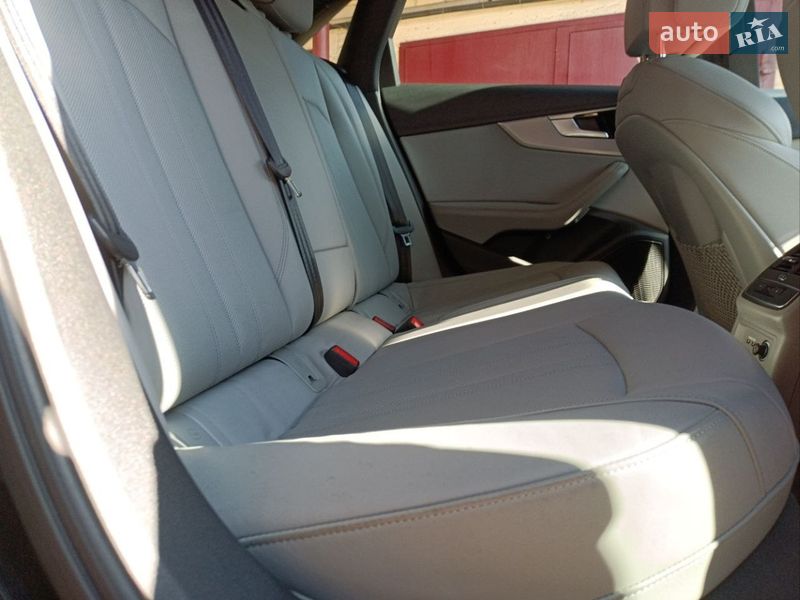 Седан Audi A4 2023 в Киеве