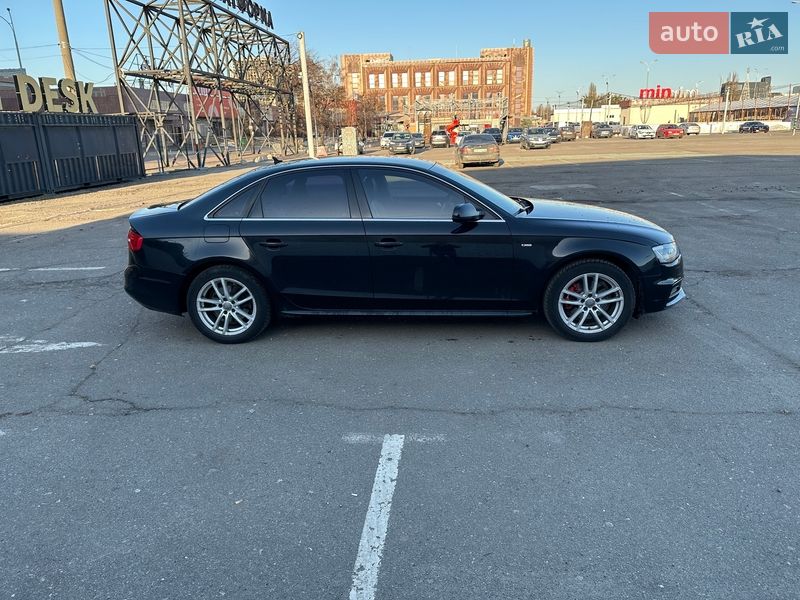 Седан Audi A4 2014 в Києві