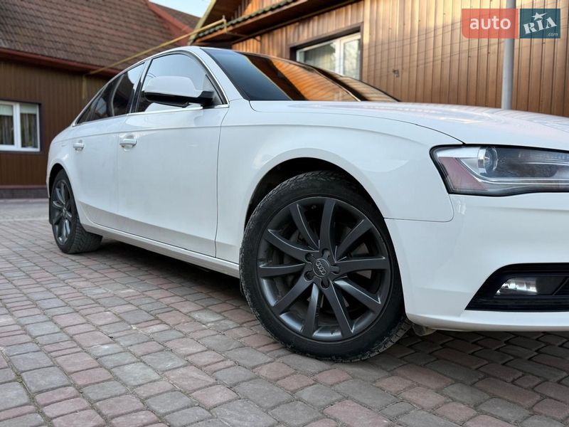 Седан Audi A4 2013 в Вижнице