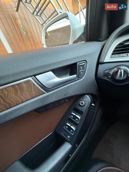 Седан Audi A4 2013 в Вижнице