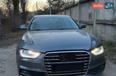 Седан Audi A4 2015 в Львове