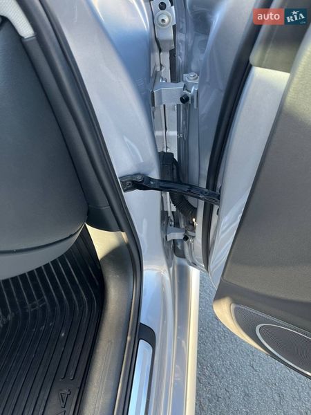 Седан Audi A4 2015 в Львове