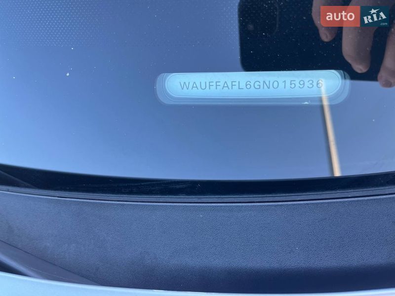 Седан Audi A4 2015 в Львове