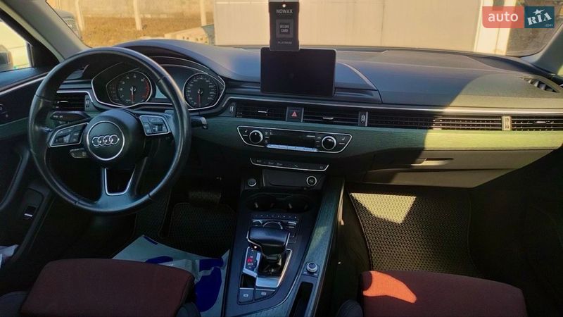 Седан Audi A4 2017 в Ровно