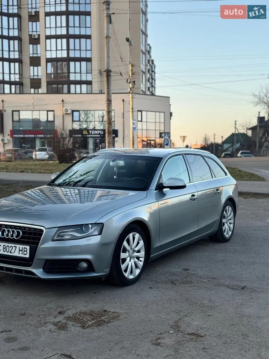 2010 Audi A4 - мініатюра 2