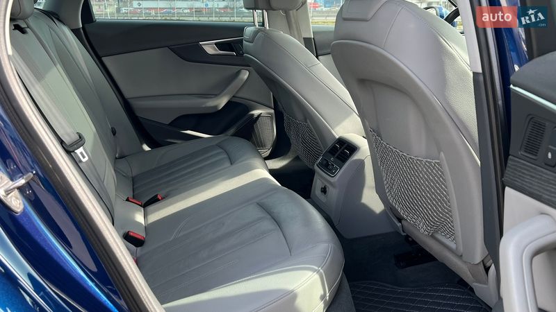 Седан Audi A4 2016 в Львові