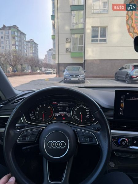 Седан Audi A4 2020 в Ивано-Франковске