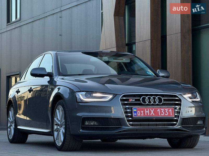 Седан Audi A4 2015 в Луцке