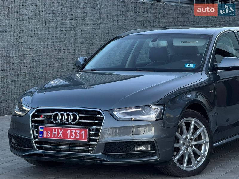 Седан Audi A4 2015 в Луцке