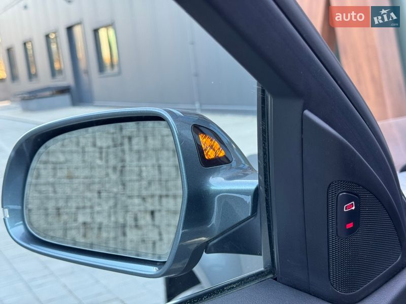 Седан Audi A4 2015 в Луцке