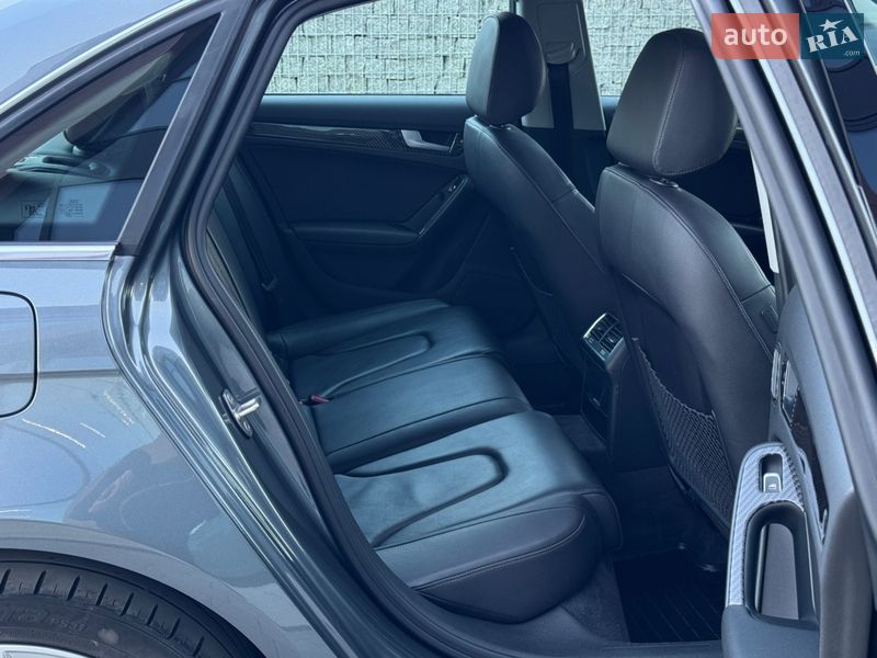 Седан Audi A4 2015 в Луцке