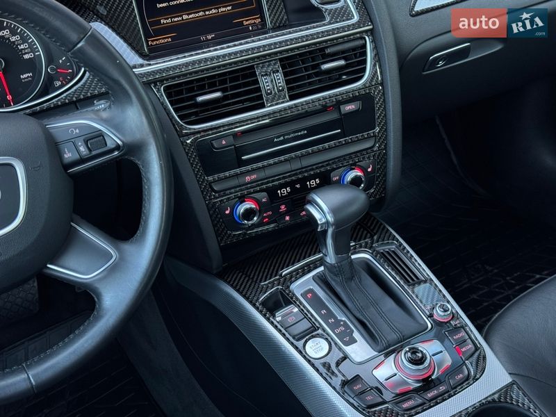 Седан Audi A4 2015 в Луцке