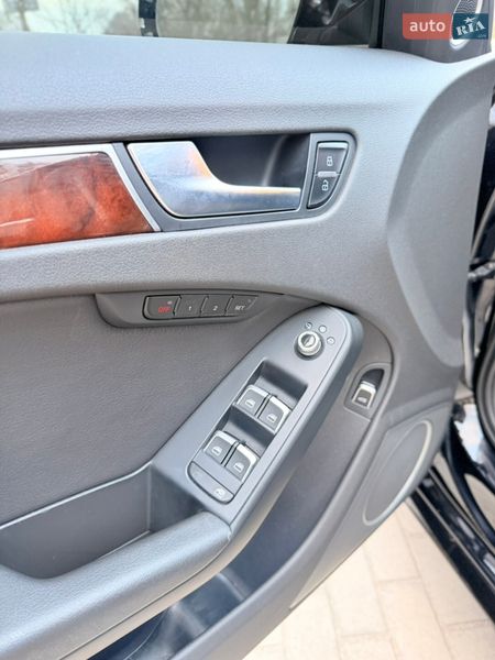 Седан Audi A4 2015 в Запорожье