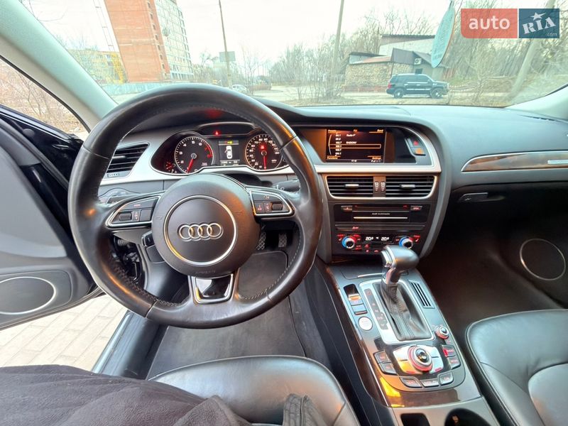 Седан Audi A4 2015 в Запорожье