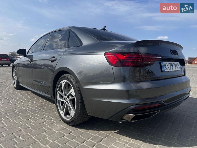 Седан Audi A4 2022 в Киеве
