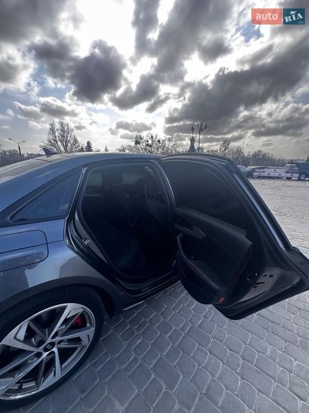 Седан Audi A4 2022 в Харькове