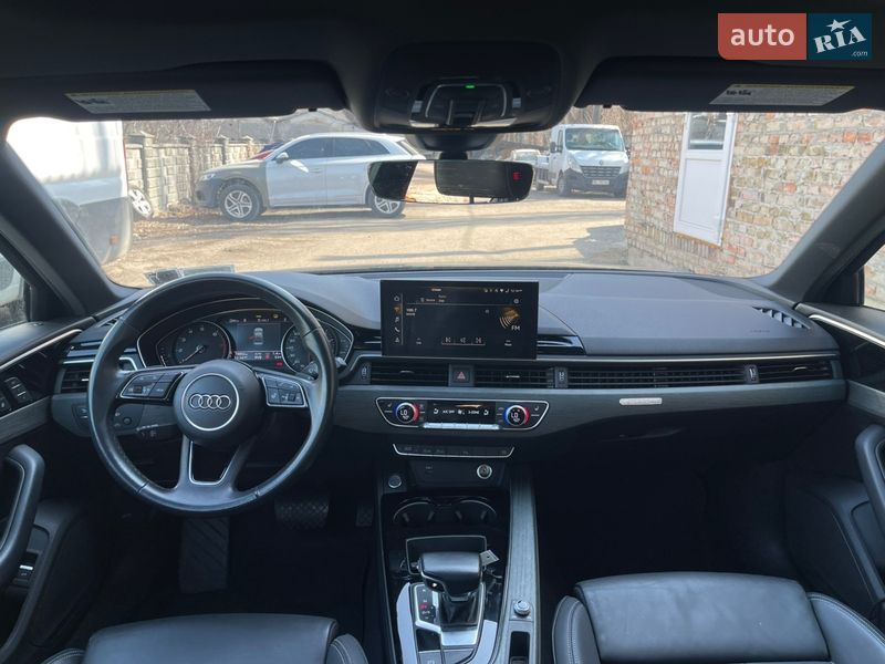 Седан Audi A4 2021 в Ровно