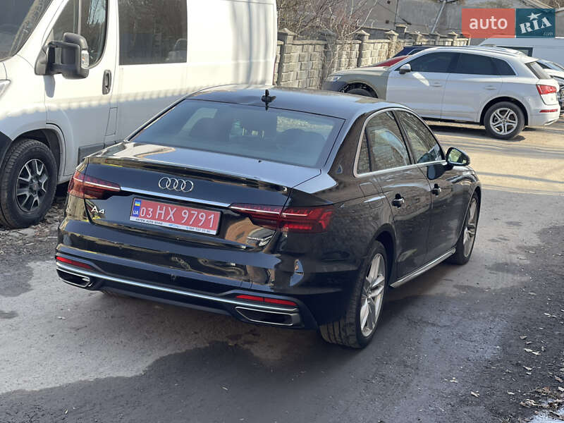 Седан Audi A4 2021 в Ровно