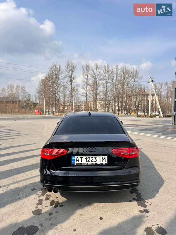 Седан Audi A4 2015 в Ивано-Франковске