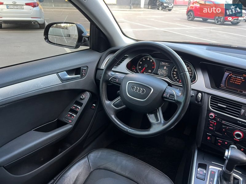 Седан Audi A4 2012 в Киеве