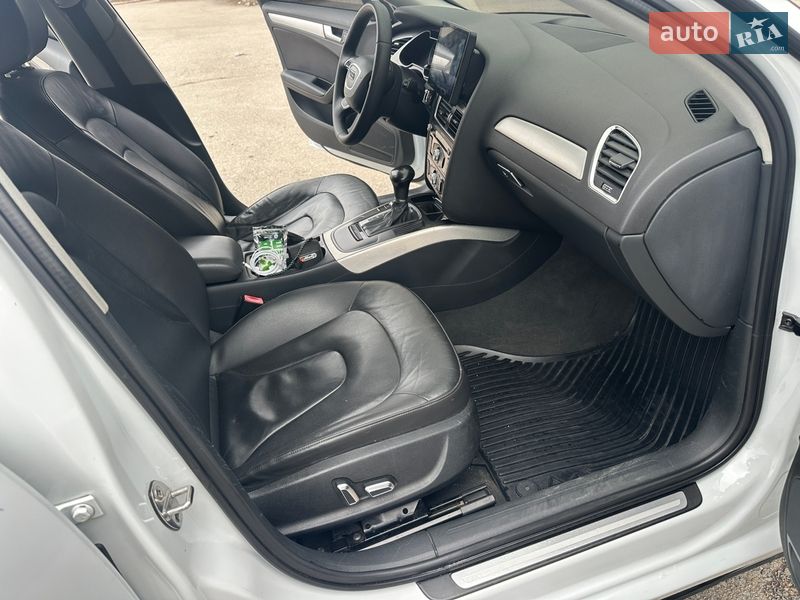 Седан Audi A4 2014 в Житомирі