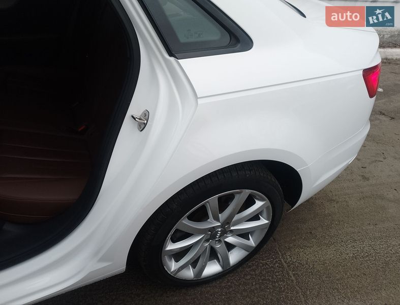Седан Audi A4 2016 в Киеве