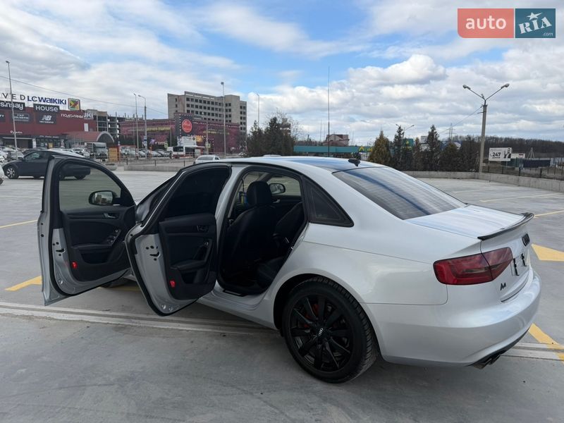 Седан Audi A4 2012 в Тернополі