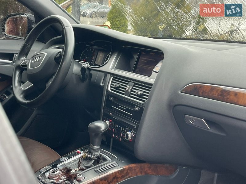 Седан Audi A4 2012 в Сумах