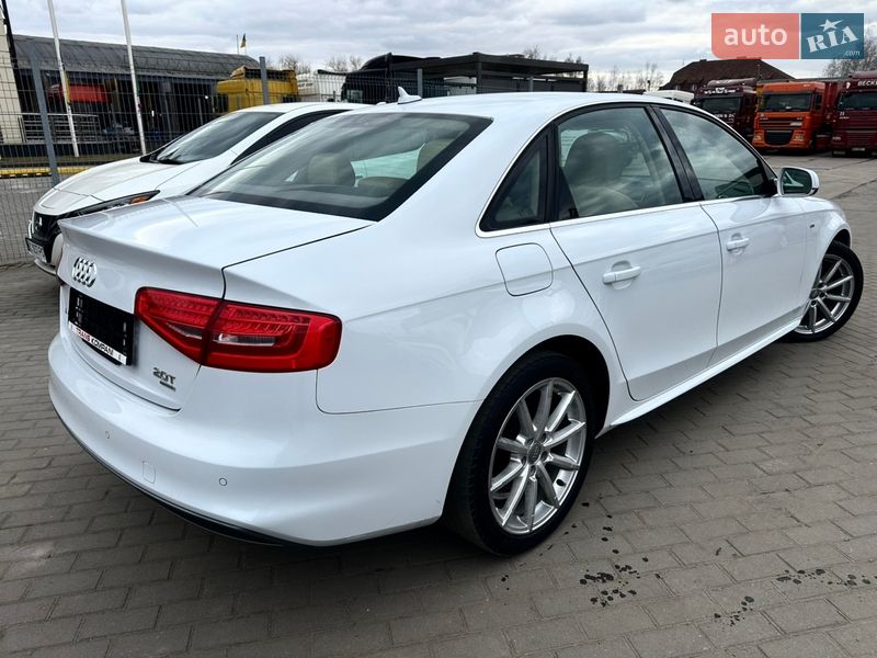 Седан Audi A4 2014 в Львові